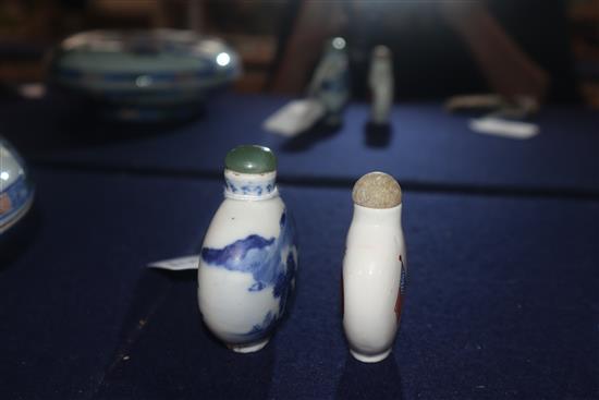 A Chinese Richard Nixon and Chairman Mao snuff bottle c.1972 and a Chinese blue and white snuff bottle